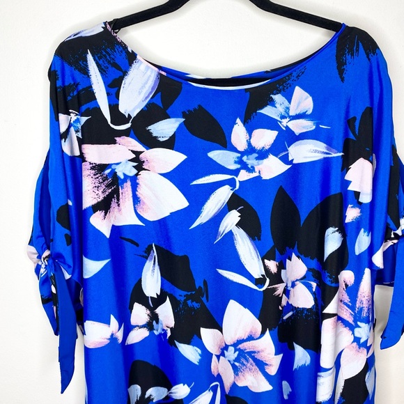 Vince Camuto Floral Print Cold Shoulder Shift Dress - Picture 4 of 9